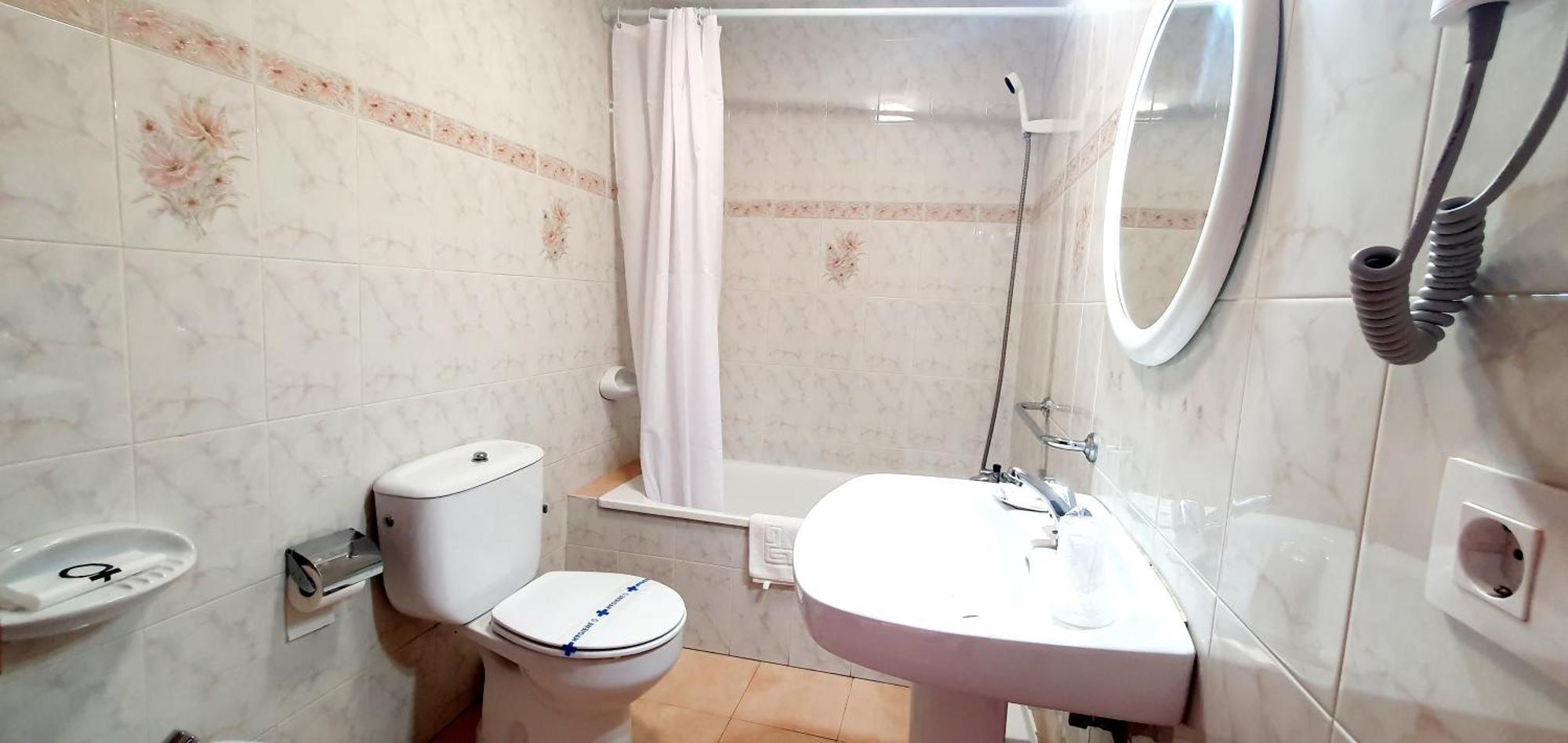 Sidreria La Casa Abajo Otel La Franca Dış mekan fotoğraf