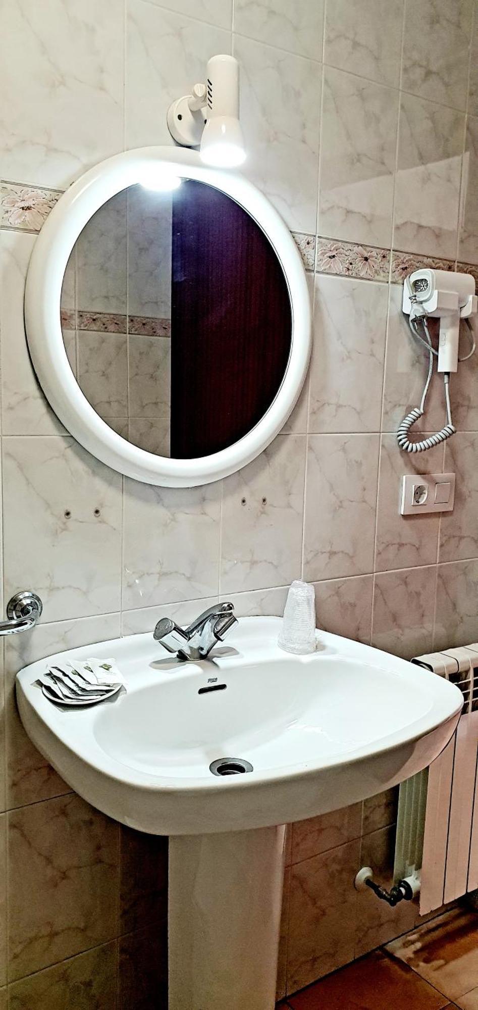 Sidreria La Casa Abajo Otel La Franca Dış mekan fotoğraf